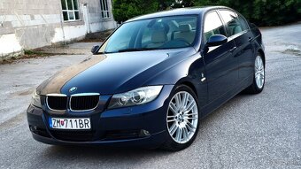 Bmw e90 320d R19 , Xenon , Vyhrievane sedadlá - 2