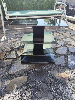 Stolík pod TV - 2
