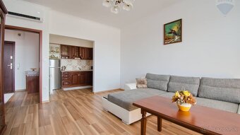 Na prenájom 2 izbový byt, 50 m2, balkón, parkovacie státie, - 2