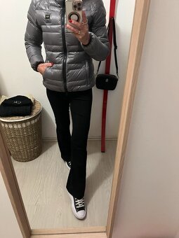 NÁDHERNÁ PÁPEROVÁ BUNDA luxusnej značky Blauer, PC 290 EUR - 2