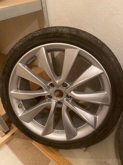 TESLA 3/Y - 19" ORIGINÁLNE HLINÍKOVÉ DISKY - 2