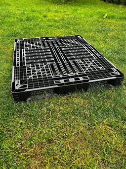 Plastové palety  1300x1100x122 - 2