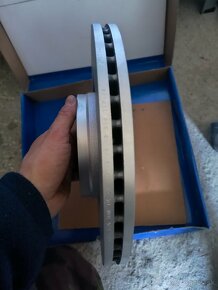 Toyota Avensis T27 - 2