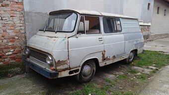 Škoda 1203 zo šiltom - 2