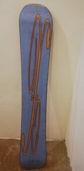 predám snowboardovú dosku - 2