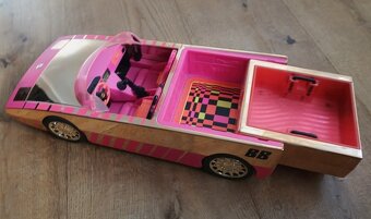 LOL auto s bazénom - 2