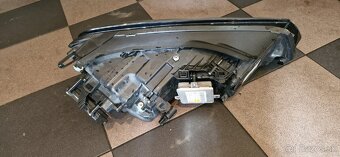 Predne lave svetlo Touareg 7p 2010-2015 - 2