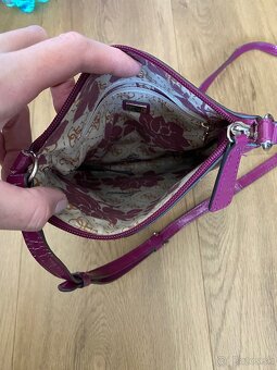 Crossbody guess - 2