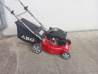 Kosačka s pohonom kolies 90eur - 2