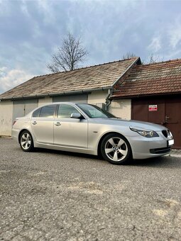 BMW E60 lci 525d 145 kw trojliter facelift - 2