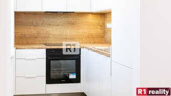 Nový 1 izbový byt 37 m2+ 4 m2 balkón, výťah + parking, Piešť - 2