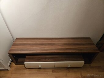 Skrinka pod TV - 2