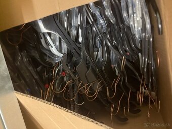 Predám vešiaky - 2