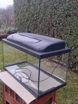 Predám akvárium 54l s príslušenstvom - 2