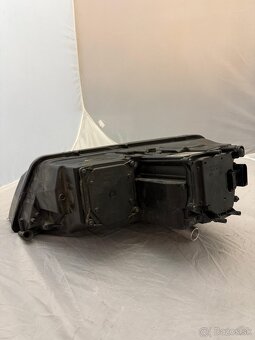 Svetlo Audi A8 D4 - 2