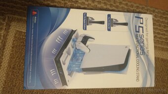 Predám chladiacu a dokovaciu stanicu PS5 - 2