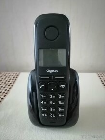 Prenosný telefón Gigaset A180 čierny - 2