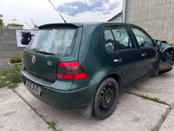 Predám náhradné diely na Volkswagen Golf 4 1,4benz - 2