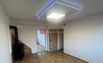 110.000€ - 3 izb. byt 88 m2 + záhrada, skleník, PONIKY - 2