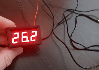 Digitálny teplomer LED červený - 2