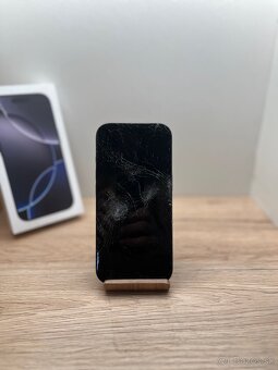 Poškodený Apple IPhone 16 pro 128gb - 2