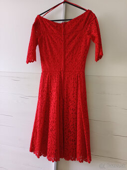 Červené čipkované šaty - 2