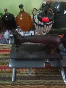 Predám šijací stroj Singer z roku 1915 - 2