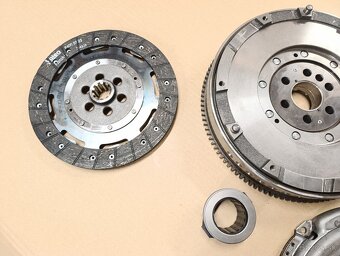 Spojková sada dmf hec valeo bmw E39,E36,E46,Z3 - 2