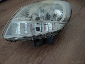 Renault kangoo predné svetlo - 2