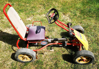 Predám Autíčko s pedálmi - 2