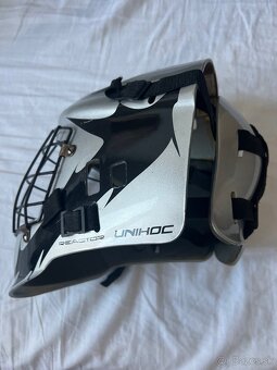 Florbalova prilba - 2