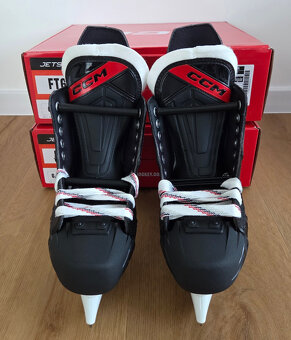 Korčule CCM Jetspeed FT670 Internediate,Junior - 2