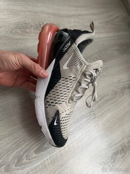 NIKE Airmax 270 v. 45 - 2