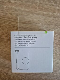 Apple EarPods - Lightning Connector - 2