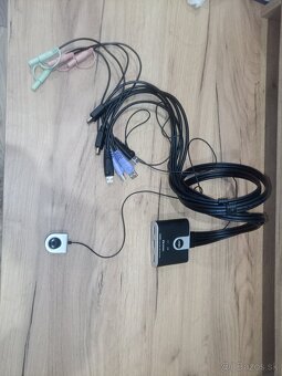 kvm switch pre 2 pocitace a 1 monitor - 2