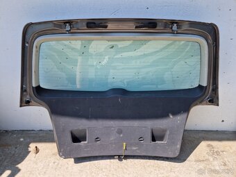 VW Touran zadné kufrove dvere - 2