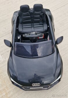 Na predaj elektrické autíčko Audi - 2