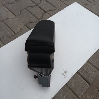 Predám kožennu laktovu opierku original VW - 2