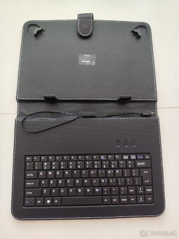 Obal s klávesnicou na tablet - 2
