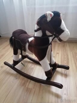 Interaktívny húpací koník - 2