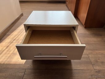 Nočný stolík biely - 2