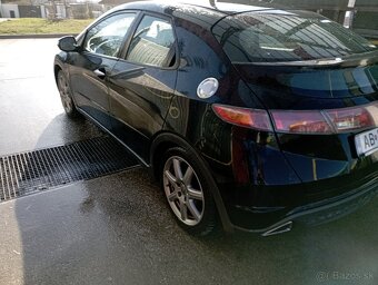 Honda Civic 8 g - 2