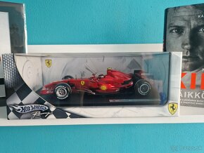 Ferrari F2007 - Jazdec Kimi Raikkonen (2007) 1:18 Hot Wheels - 2