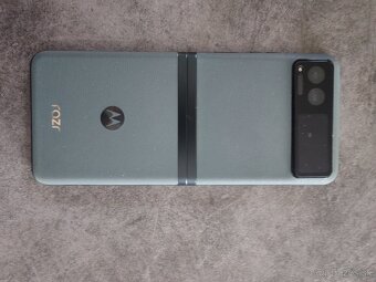 Motorola razr 40 - 2