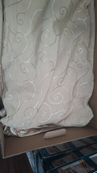 Zlaté okrúhle obrusy - 2