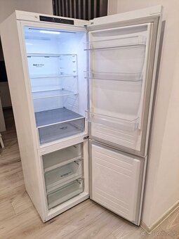 Predaj chladničky s mrazničkou, zn. LG - 2