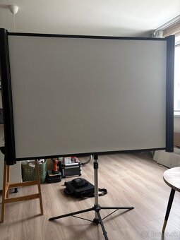 Projekčné plátno - 2