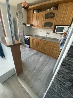 Poschodový tehlový byt v kľudnej lokalite. - 2