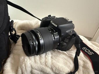 Canon EOS 200D s príslušenstvom - 2