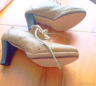 Béžové kotníkové topánky nové, 39 - 2